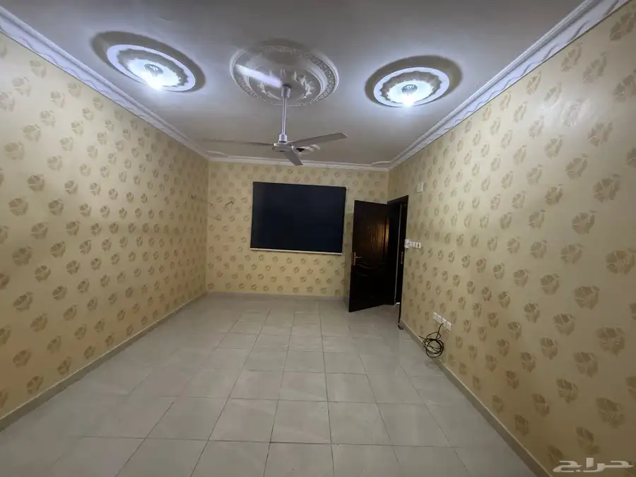 شقق عزاب للايجار 1
