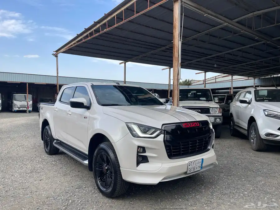 ايسوزو ديماكس 2023GT شبه الاصفار 1
