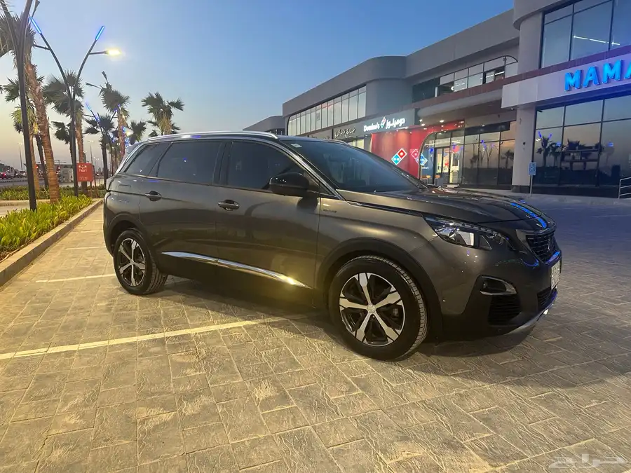 للبيع بيجو 5008 GT Line موديل 2019 1