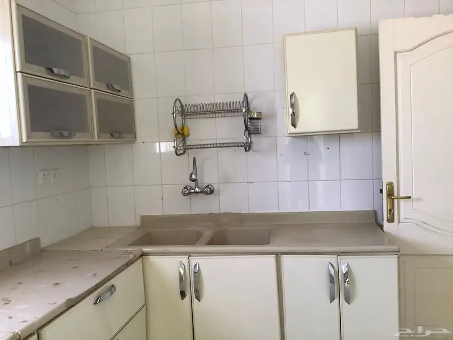 مطبخ بلون سكري فاتح للبيع 4