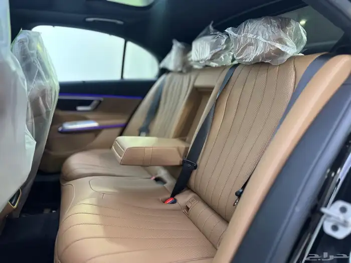 مرسيدس E200 2025 4