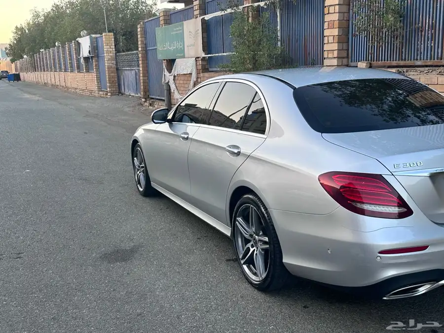 مرسيدس E300 2019 2