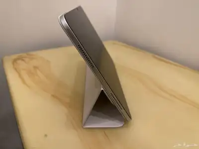 ايباد برو M4   الكفر الخاص فيه ابيض 2