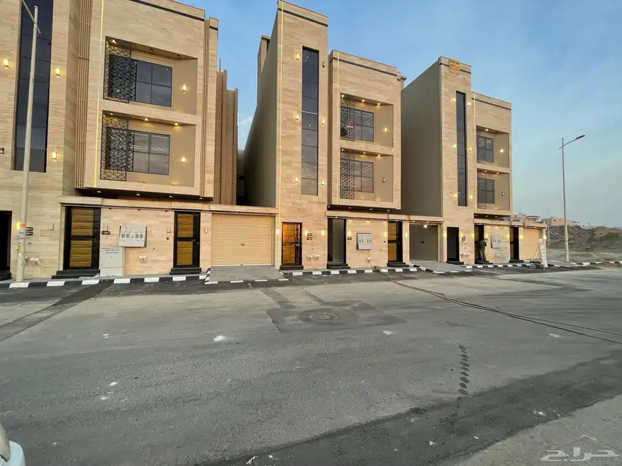 للبيع شقه علويه بسعر 530 الف بسطح خاص ومصعد جاهز 1