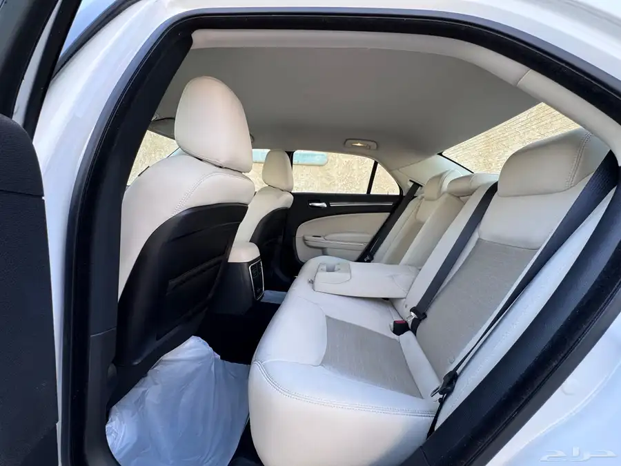 كرايزلر 2021 C300 عداد(50)الف 29
