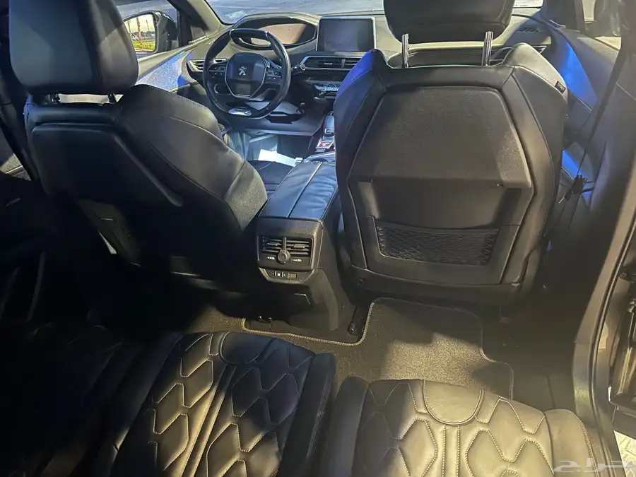 للبيع بيجو 5008 GT Line موديل 2019 10