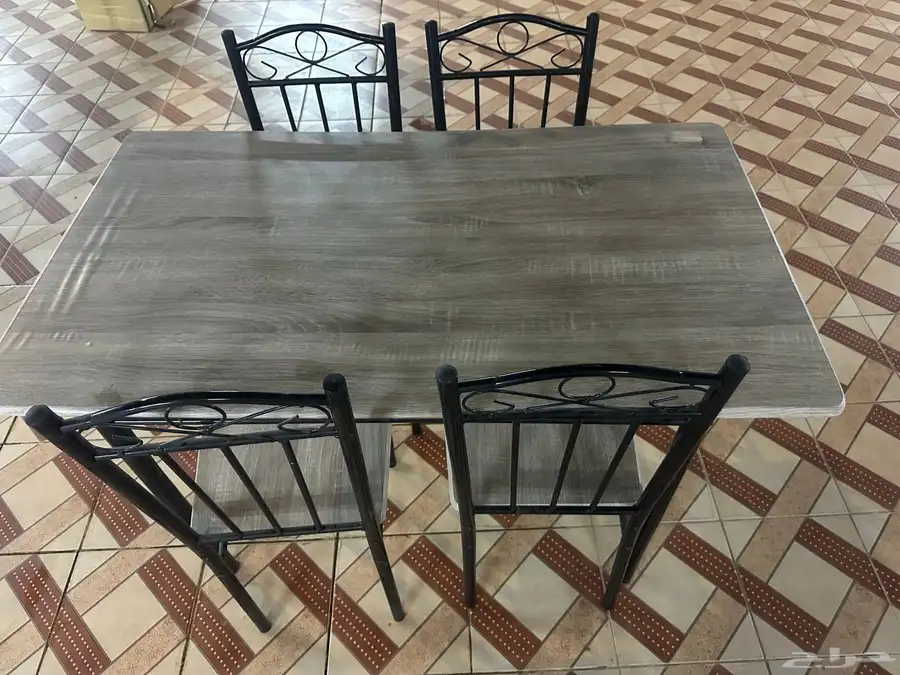 طاولة نظيفه 1