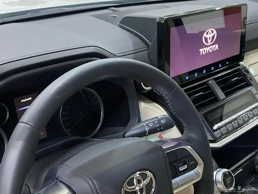 تويوتا لاندكروزر GXR2 بنزين 2024 ممشا 800 كيلو فقط 8