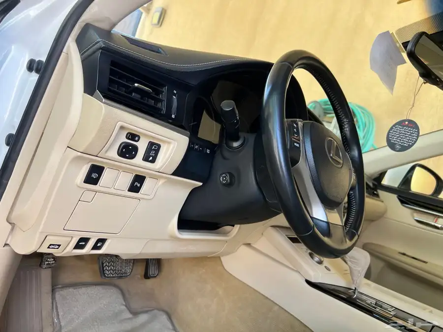 لكزس مديل 2014 حجم 250 ES عبداللطيف جميل AA. 44