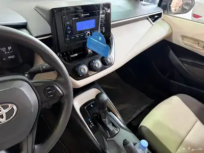 للبيع تويوتا كورلا 2021 ابيض لؤلؤي 3 سلندر 12