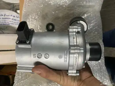 طرمبات ماء بي ام اصلي وكاله ونوع اول. 4سلندر 520i 4