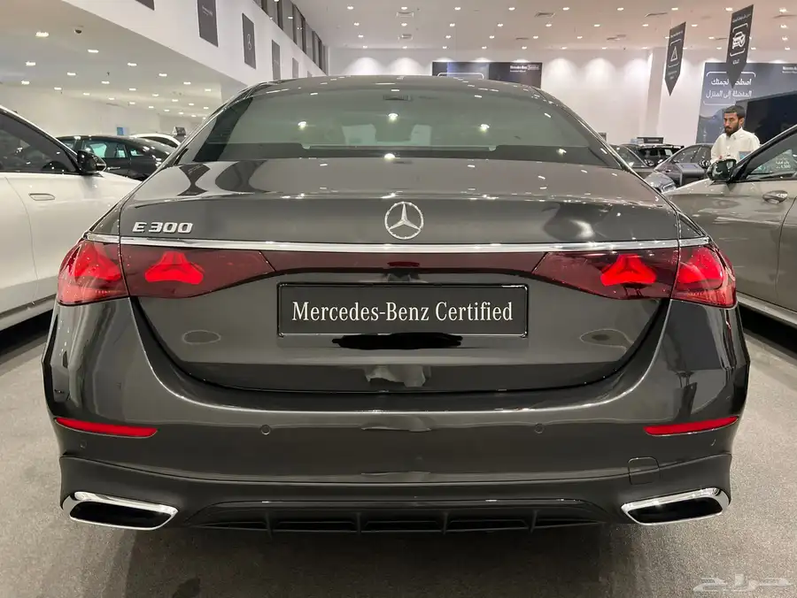 Mercedes-Benz E 300 AMG 3
