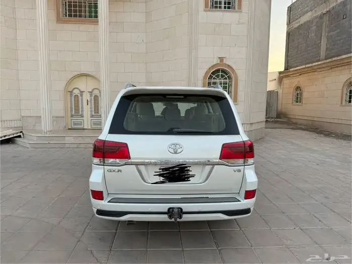 جكسار V8 2016 4