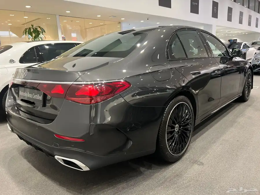 Mercedes-Benz E 300 AMG 2