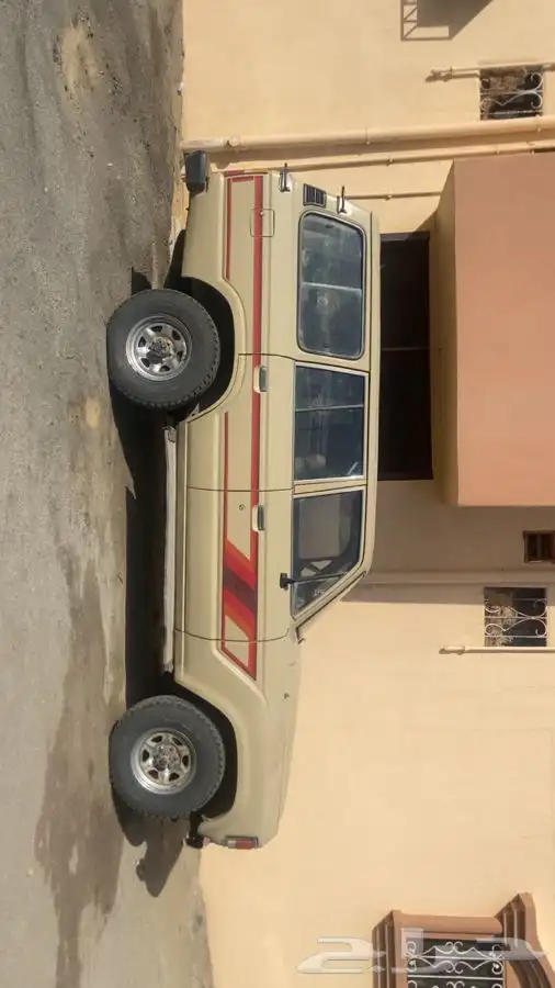لاندكروزر صالون 83 1