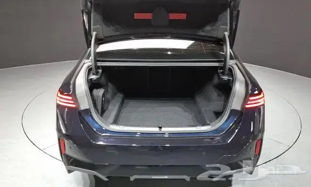 بي ام دبليو 530i موديل 2024 19