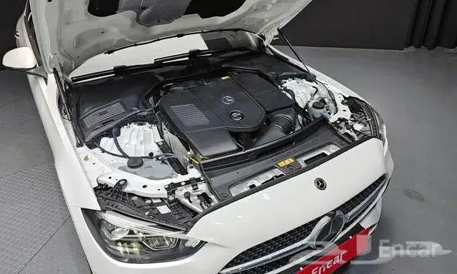 مرسيدس C200موديل 2025 4