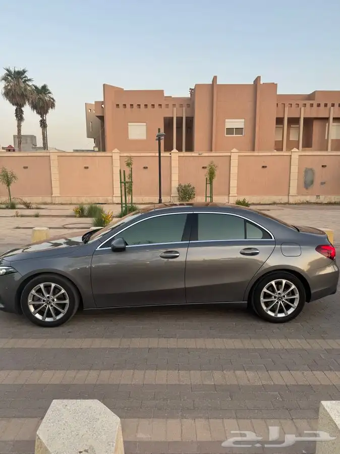 مرسيدس A220 4