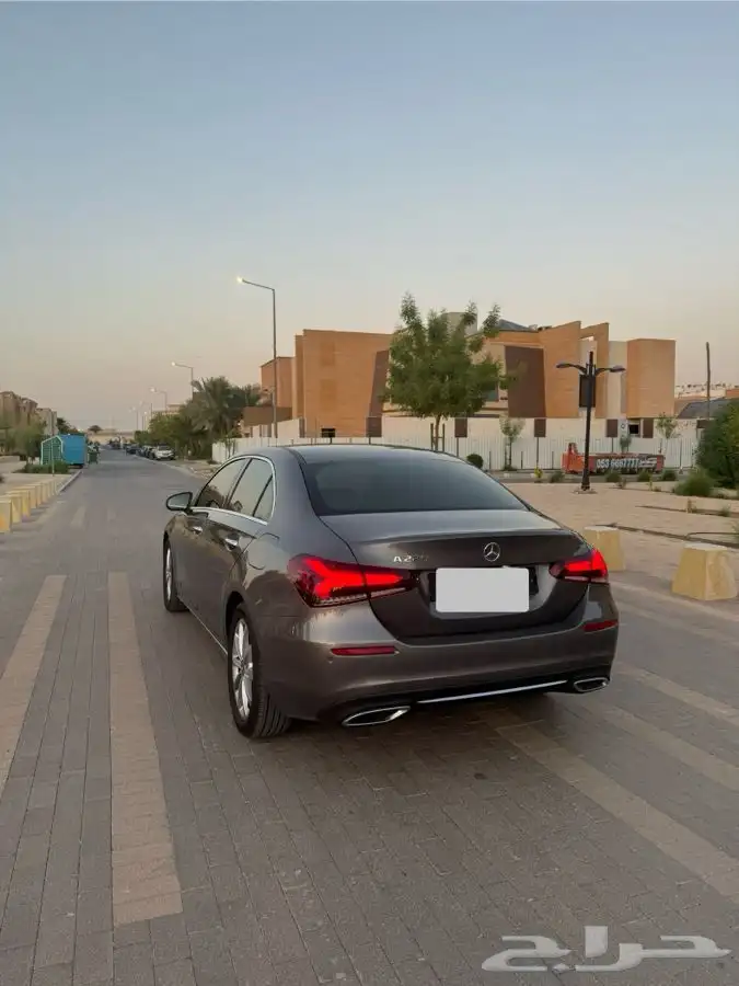 مرسيدس A220 3