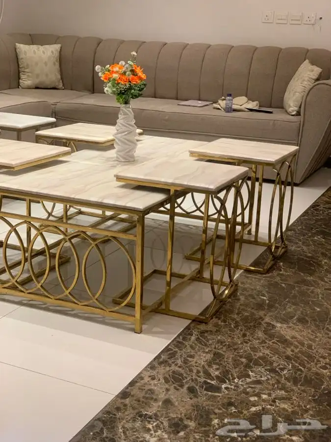 طقم طاولة رخام مع 4 طاولات خدمة   3 اضافية   الخبر alkhobar 2