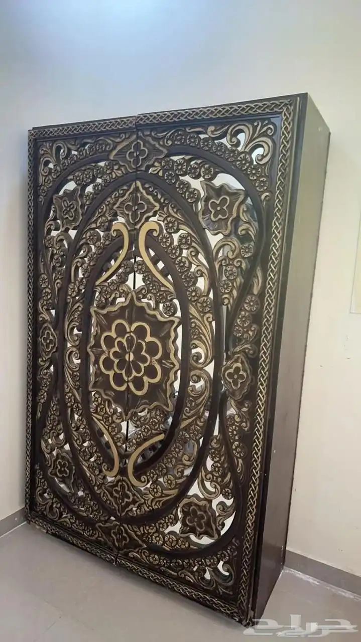 للبيع مجلس ودوالب 1