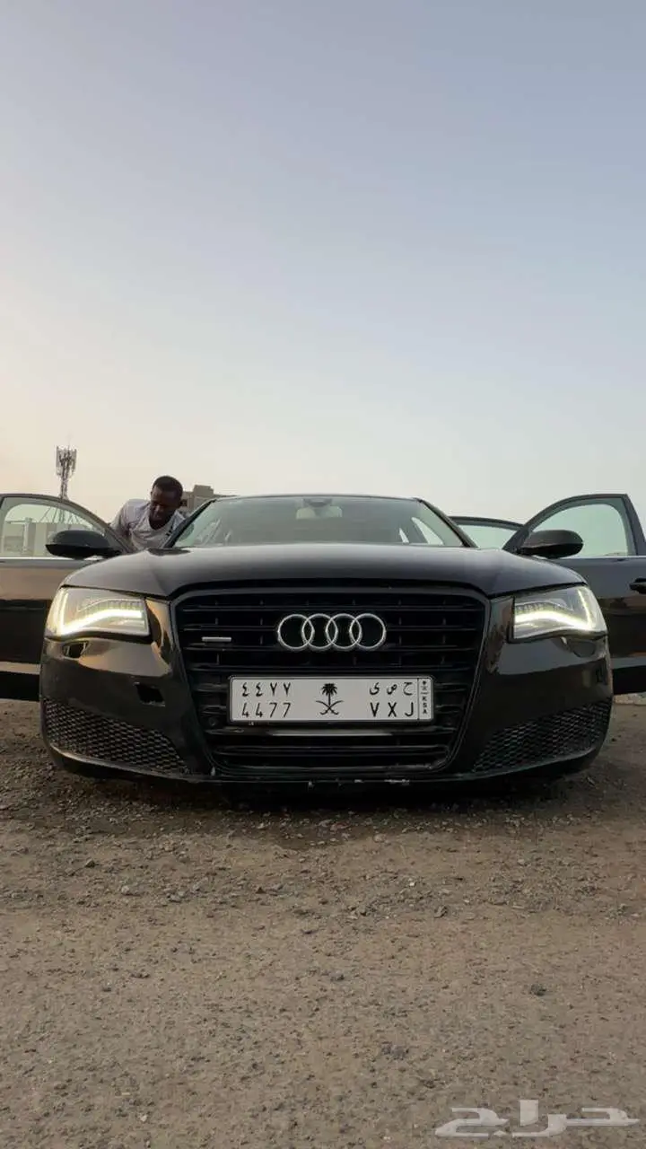 للبيع أو البدل Audi A8L 2012 على حالتها 1
