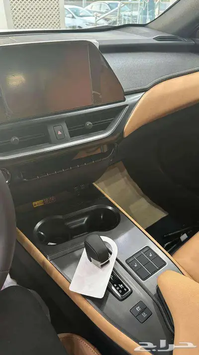 لكزس UX 300 هايبرد 2024 AH 5