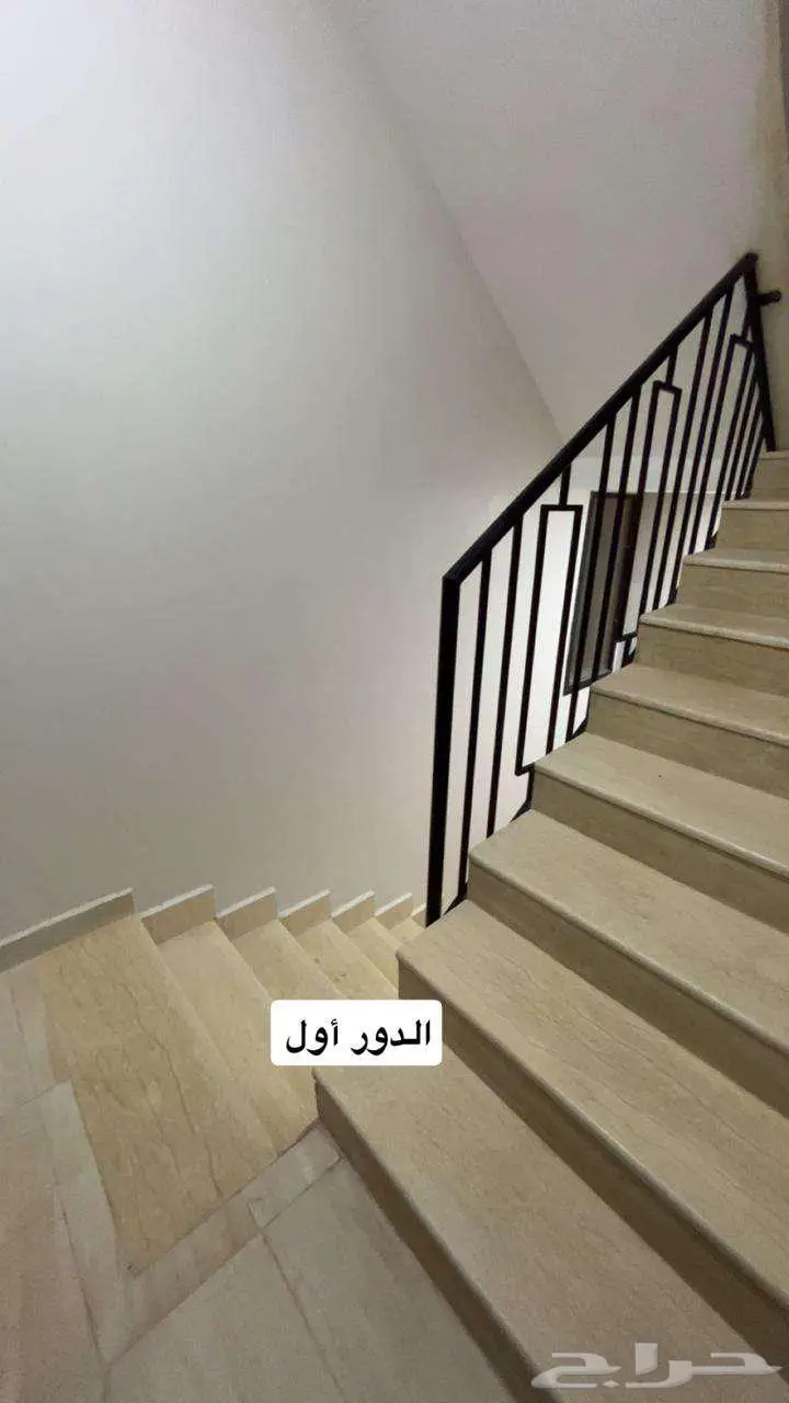 شقة عائلية للإيجار   بوابة الشرق   3 غرف ودور أول 4