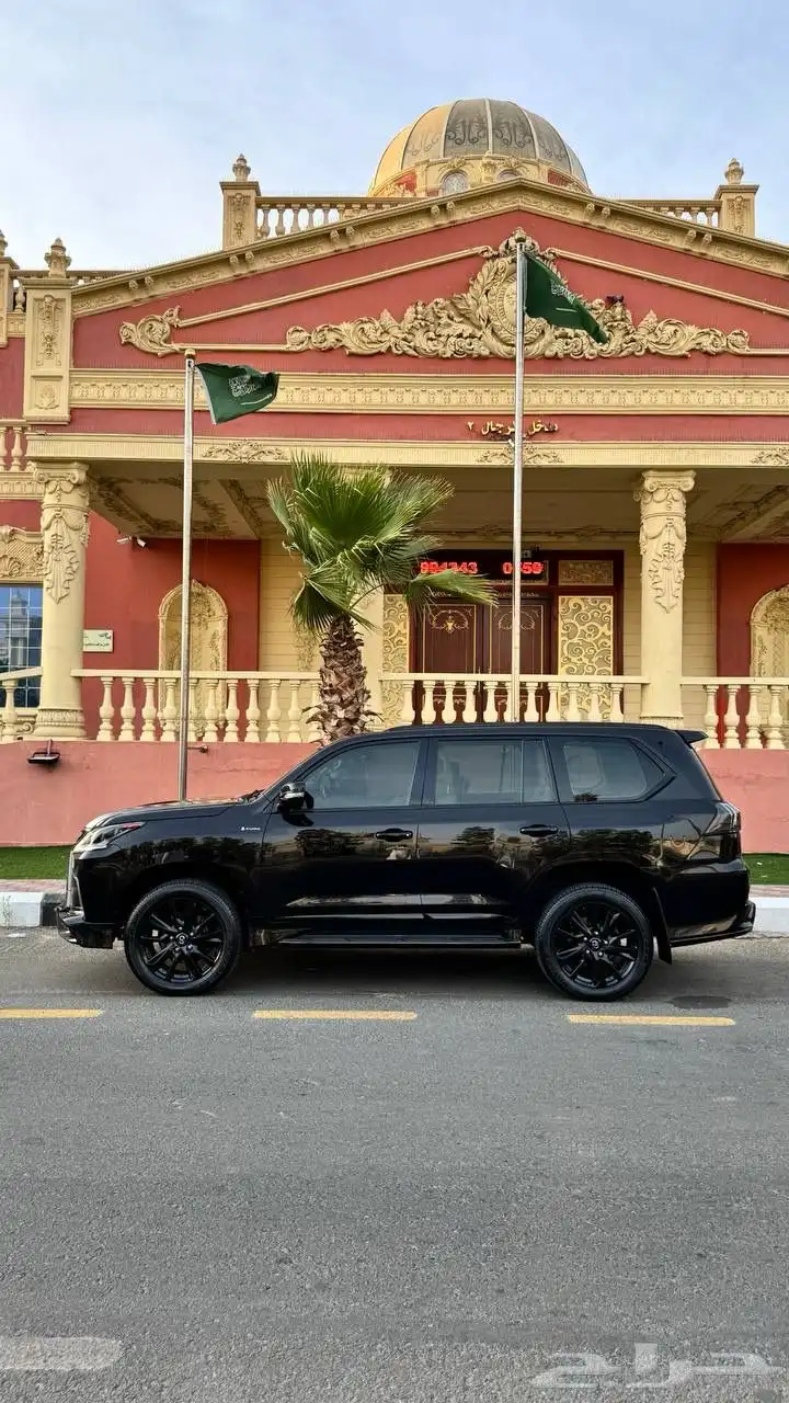 جيب لكزس LX570 2020 مرهم بلاك ادشن 7