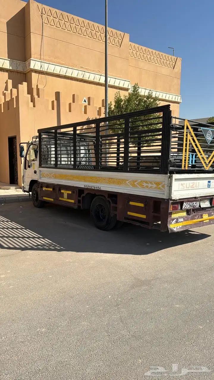للبيع دينا جامبو إيسوزو موديل 2008 index