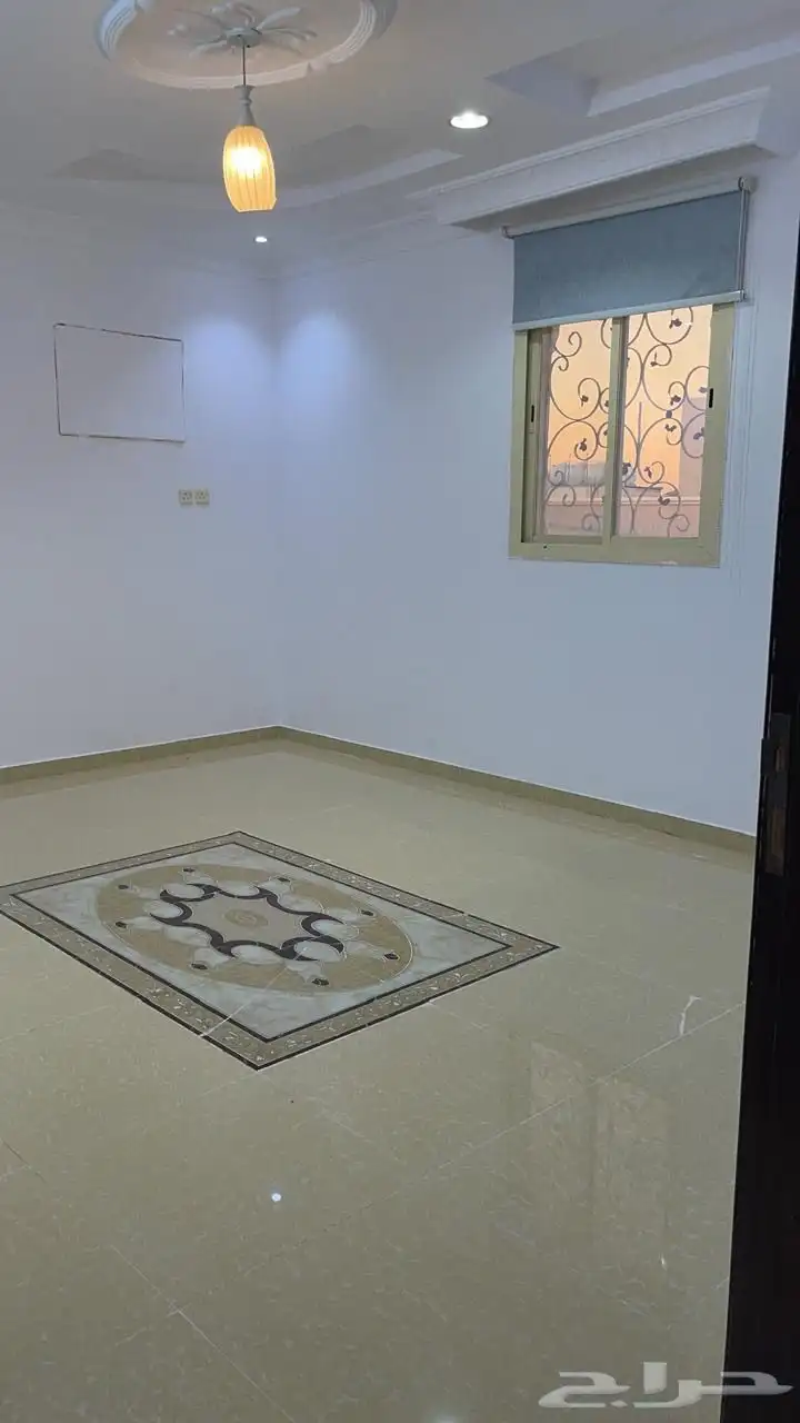 شقة للإيجار بحي الواسط دور ثاني 3