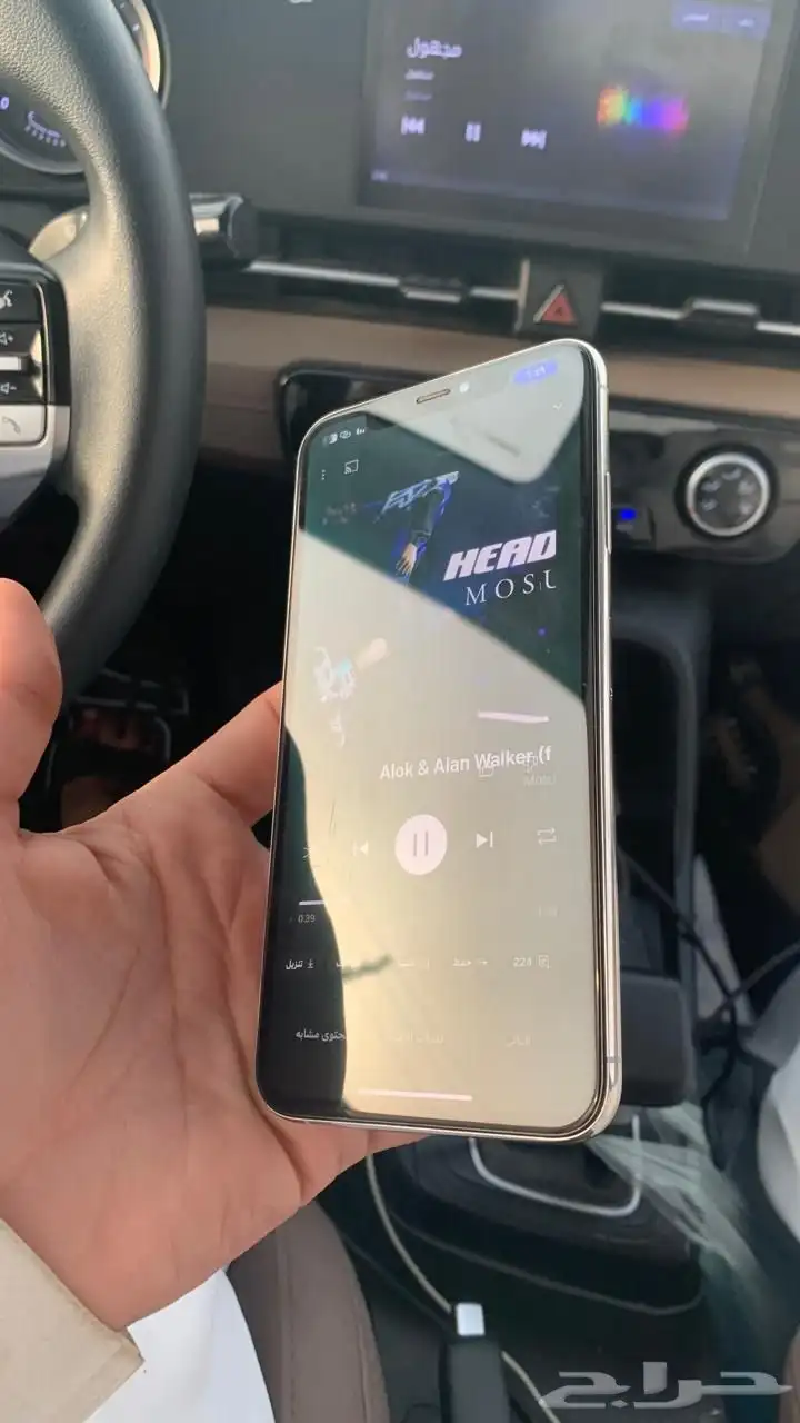 للبيع جوال ايفون XS MAX بذاكرة 256 قليل عليه كلمه نظيف 0