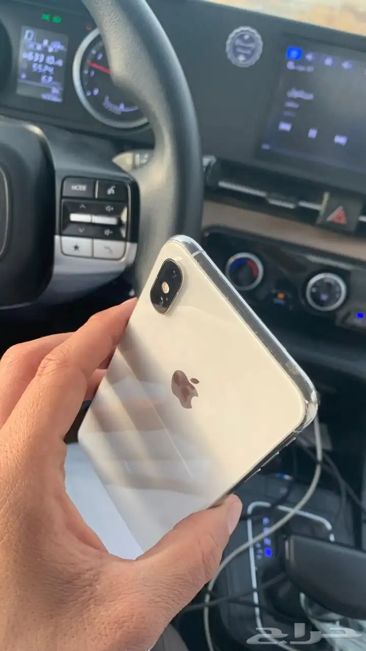 للبيع جوال ايفون XS MAX بذاكرة 256 قليل عليه كلمه نظيف 17
