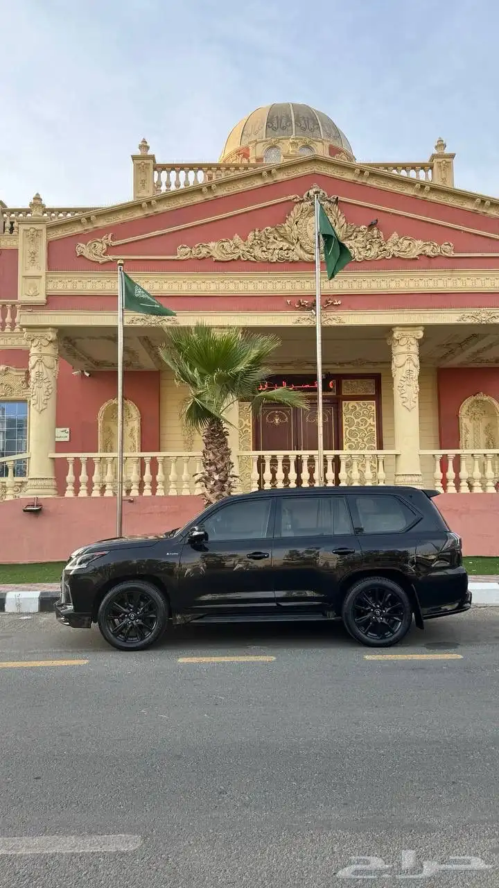 جيب لكزس LX570 2020 مرهم بلاك ادشن 1