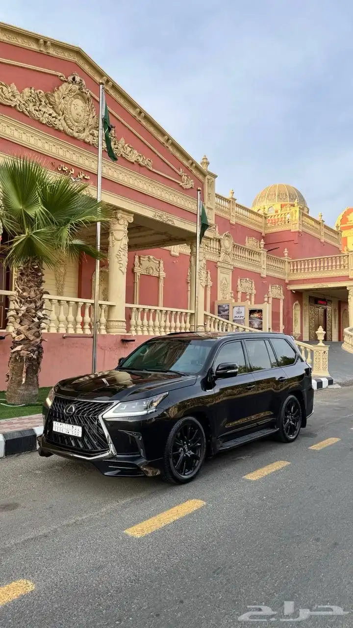 جيب لكزس LX570 2020 مرهم بلاك ادشن 8
