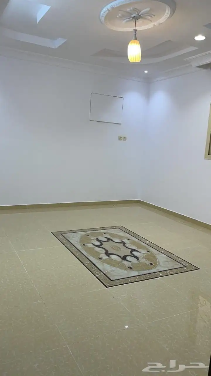 شقة للإيجار بحي الواسط دور ثاني 4