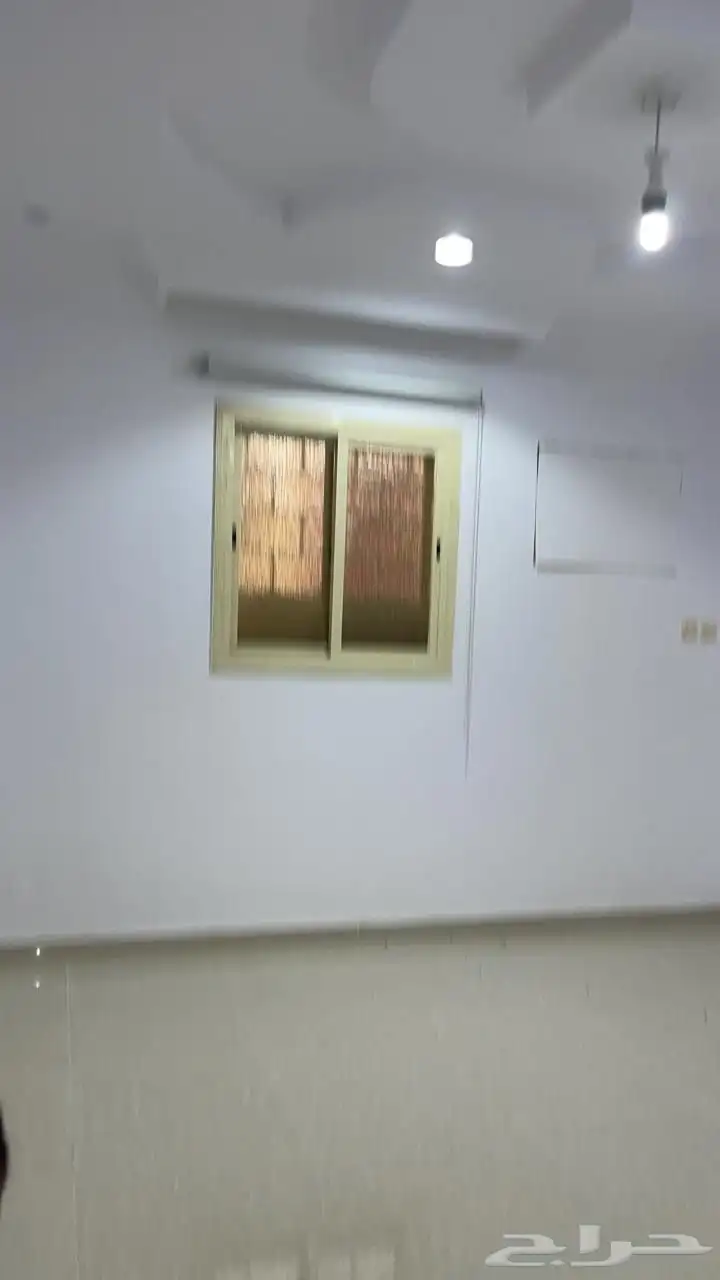 شقة للإيجار بحي الواسط دور ثاني 8