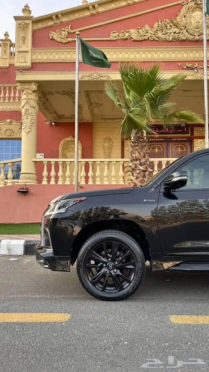جيب لكزس LX570 2020 مرهم بلاك ادشن 6