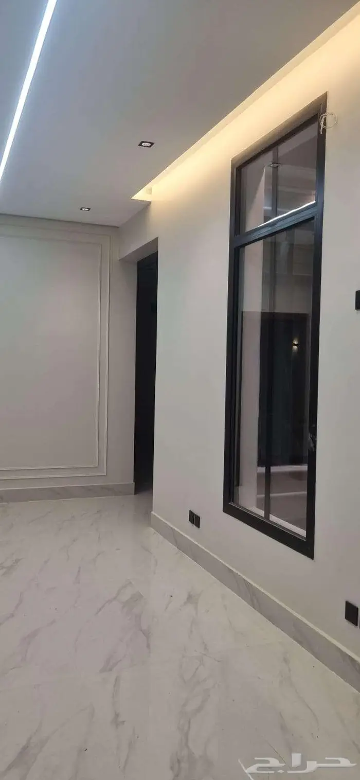 للبيع فيلا في ضاحية نمار 810 م و شقتين مدينة الرياض 2
