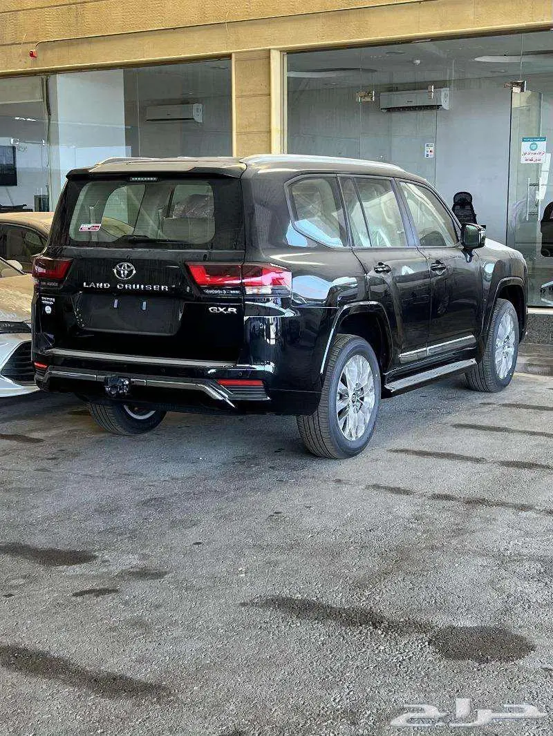 لاندكروزر جي إكس GXR L3 أسود ديزل أسود 2024 متوفر لدى الحسن 2