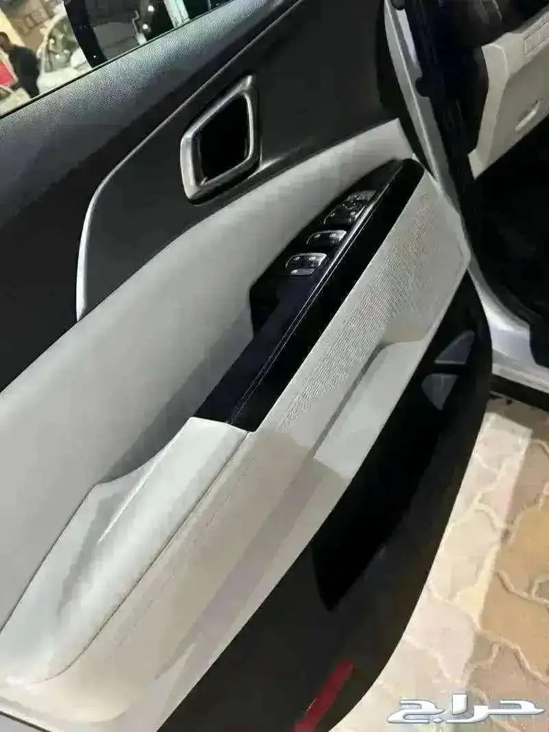 للبيع كيا كارنفال قراند 2022 عداد 49 ألف كم مخززنه 27