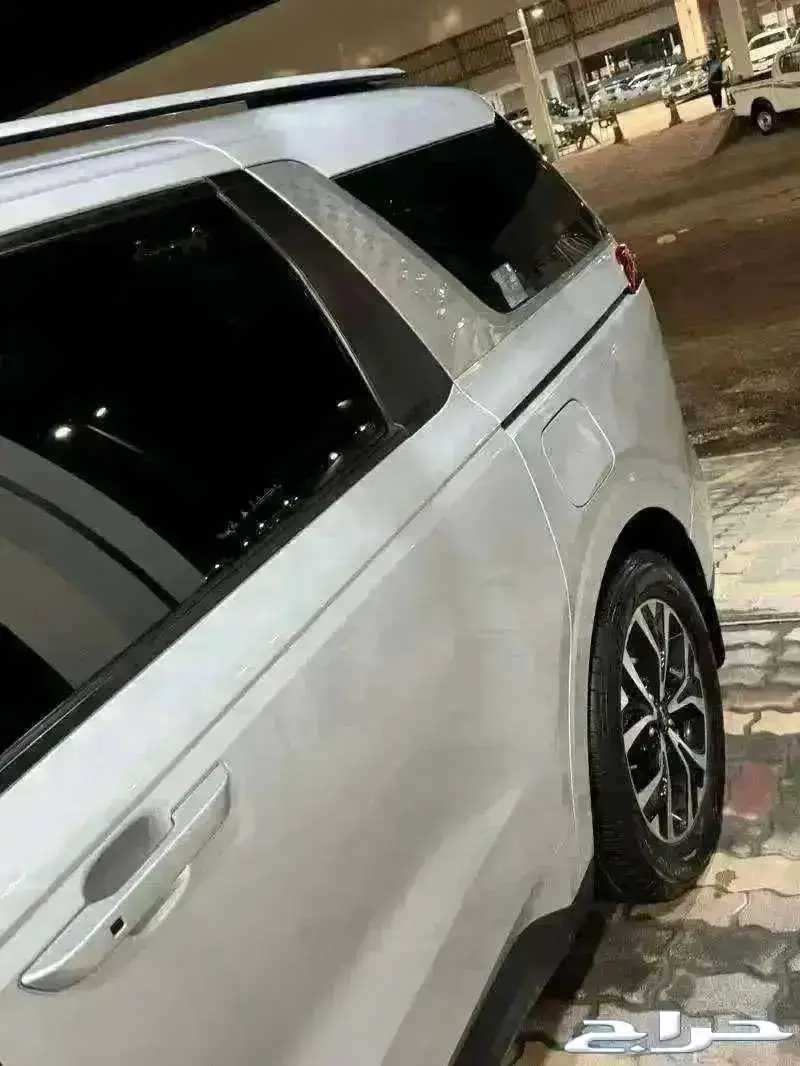 للبيع كيا كارنفال قراند 2022 عداد 49 ألف كم مخززنه 11