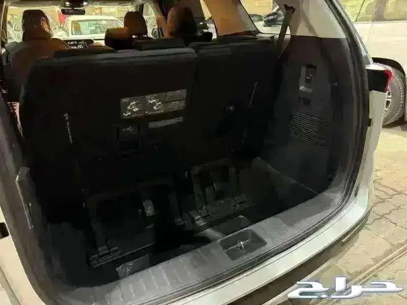 للبيع كيا كارنفال قراند 2022 عداد 49 ألف كم مخززنه 75