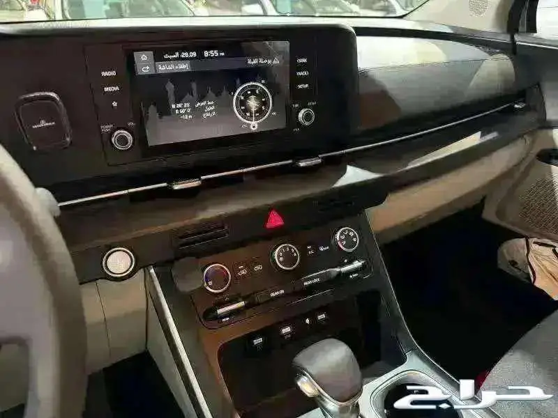 للبيع كيا كارنفال قراند 2022 عداد 49 ألف كم مخززنه 46