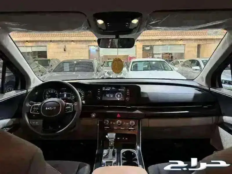للبيع كيا كارنفال قراند 2022 عداد 49 ألف كم مخززنه 47