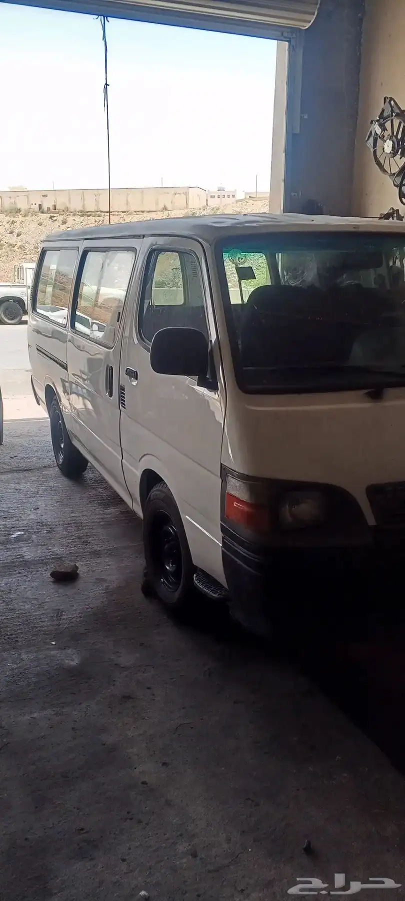 Toyata hiace bus All documents update engine and gear good 1