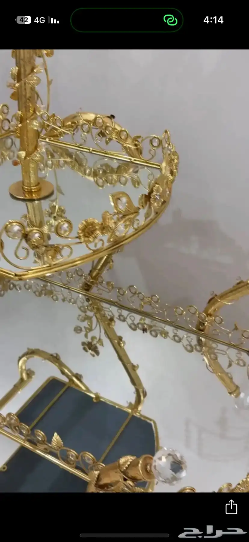 عربيه ضيافه ذهبيه فاخره وطاوله بيضا 1