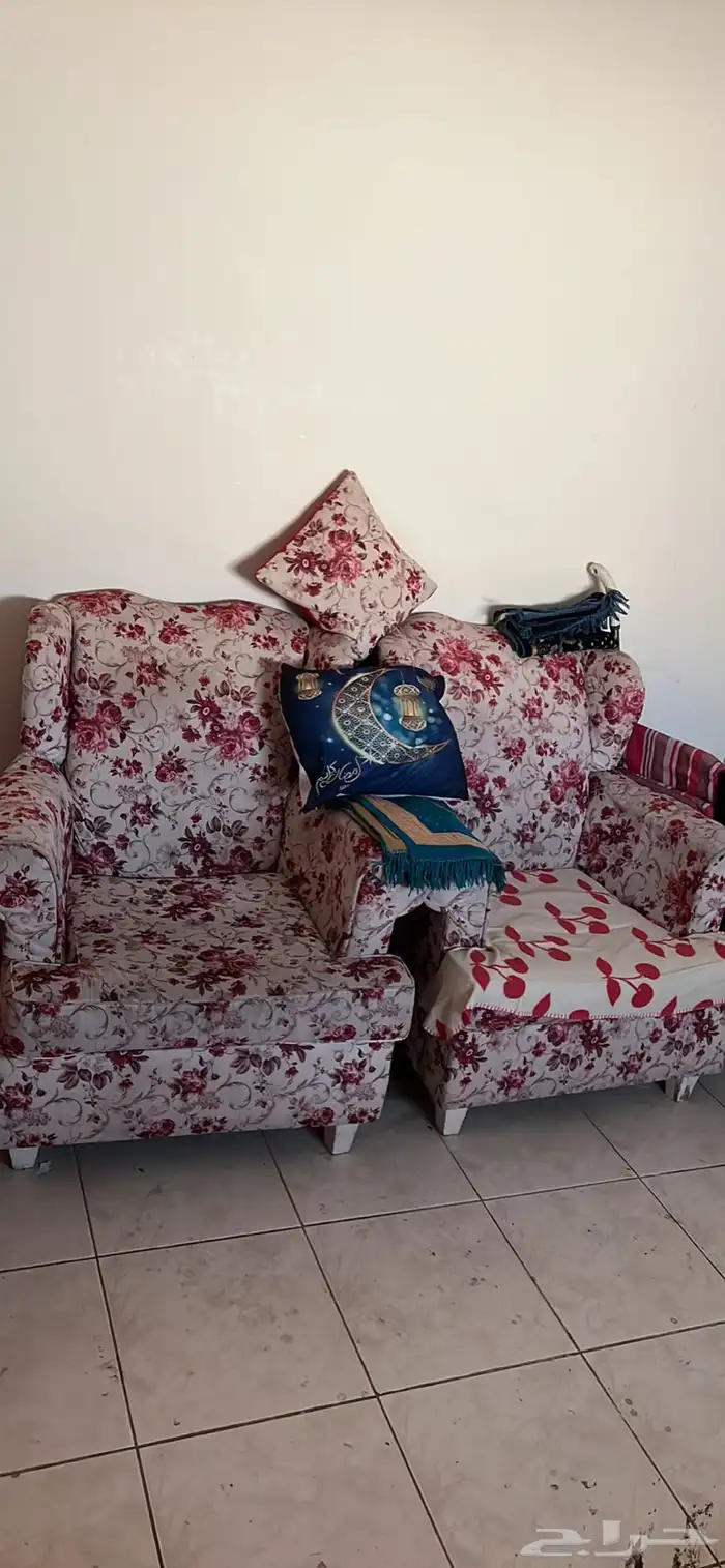 طقم كنب بحالة جيدة 2
