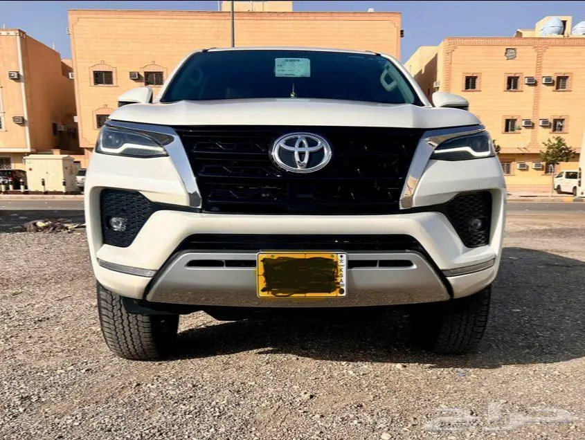 فورتشنر 2022 بنزين vx3 فل كامل 12