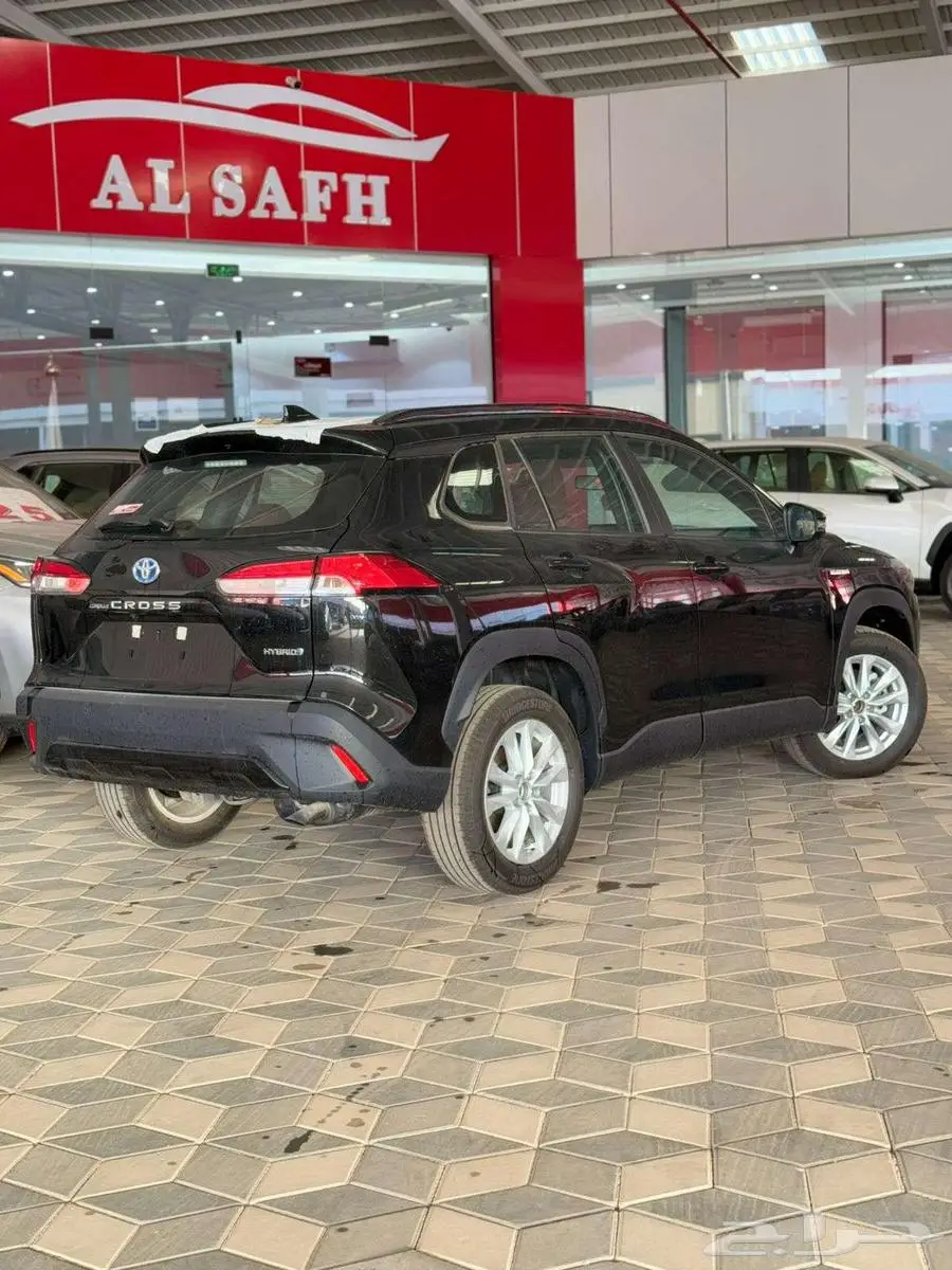 (الاقل سعرا) تويوتا كورولا كروس XLE نص فل موديل 2024 3